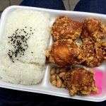 【愕然】ワイ「唐揚げ弁当大盛りで」 店員「はい（笑）」 次の日ワイ「唐揚げ弁当大盛りで」 店員「（笑）」→ 後日ｗｗｗｗｗ
