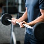 【閲覧注意】腕が直径60cmのムキムキになった男…奇形レベルで医師も警告…（画像あり）