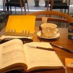 【愕然】カフェで勉強してたら店員に怒られた…聞いてくれ…