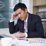 【悲報】人間が週に健康的に働ける時間がこちら…働き過ぎは不整脈に関するリスクも…