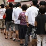 【激震】行列のできるラーメン屋で並んでいたら…とんでもない女が来たンゴ・・・