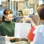 【狂気】レジで会計してた時。後ろの客が「これも会計一緒で！」→ とんでもないことに・・・