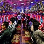 【悲報】ワイの給料11万、パチ屋でとんでもないことになる・・・