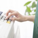 【愕然】ワイ(37)、バイト女子高生(17)にキレられる・・・