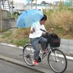 【警告】傘さしてチャリ運転してる奴に告ぐｗｗｗｗｗｗｗｗ