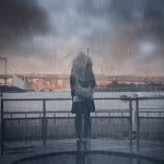 【衝撃】産経新聞、大雨でスカートがペッタリになった女性を激撮!(※画像あり)