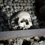 【衝撃的】オウム麻原彰晃の遺骨「太平洋に散骨」→ ブチ切れている人物がこちらｗｗｗｗｗ