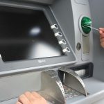 【狂気】ワイ、ATMに大量の硬貨を持ち込み渋滞を引き起こすｗｗｗｗｗ