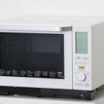 【悲報】ワイ「長めに温めて」コンビニ店員「はい」→ 蓋が溶けていた結果・・