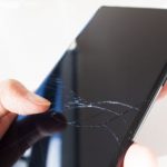【悲報】ワイのスマホ、壊れる…一週間ぶり今年四回目なんやがどうすべきなんやろ…