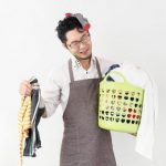 【悲報】俺(年収800万)｢ふぅ仕事疲れた…ただいまー｣　嫁(年収1500万)｢おかえり、家事はよ｣　俺「」