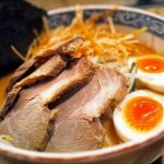 【悲報】女さん、ラーメン屋でチャーシュー抜きを頼むも煮卵がサービスされなかった結果ｗｗｗｗｗ（画像あり）