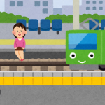 【悲報】女さん、ホームに足を出して座り列車と接触してしまう…
