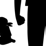 【愕然】小学生の息子「お父さん、気持ち悪い」→親父がとんでもない行動に…