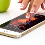 【悲報】iPhoneユーザーさん、浮気や不倫ができなくなる→ その理由がコレｗｗｗｗｗｗｗｗ（画像あり）