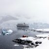 【衝撃】不気味な「血の雪」…南極基地周辺に広がる異常事態の光景がヤバい… （画像あり）