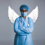 【衝撃】ロシアの看護師さん、とんでもない格好で仕事をしてしまうｗｗｗｗｗｗｗｗ（※衝撃画像あり）