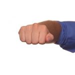 【衝撃】正義マン、優先席で通話していた高校生を殴る→ 結果……