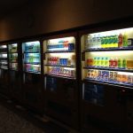 【悲報】日本、もうお外に自販機を置けなくなる……(※衝撃画像あり)