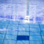 【衝撃】プール監視員わい、休憩室で女と2人っきりになった結果ｗｗｗｗｗｗｗｗ