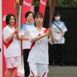 【画像あり】浜辺美波さん、Tシャツの生地が薄すぎてクッキリwwwwwww