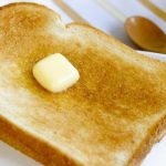 【海外の反応】イギリス人「なぜ日本人はトーストや茹で卵を熱いうちに食べるんだい？」日本人「…え？」→ 次の瞬間、イギリス人が衝撃の発言を…