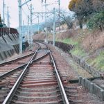 【悲報】酔っぱらって線路で寝た男子大学生 → まさかの展開に・・・・・
