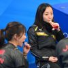【北京五輪】カーリング女子「もぐもぐタイム」でヤバイ物が映り込むｗｗｗｗｗｗｗｗ（画像あり）