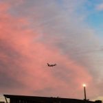【超衝撃】空港に飛行機が墜落 → その直後、とんでもない奇跡が起こる！！！！！