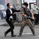 【マヂかよ】安倍晋三元首相を護衛してたSP、犯人に油断した理由がこれらしい・・・