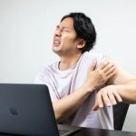 【超戦慄】コロナワクチンで下半身不随になった男、驚きの行動に…