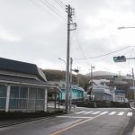 【超悲報】トラックの運転手さん｢横断歩道で止まってる乗用車おる！追い越すぞ！」←結果、とんでもない事態になってしまう・・・
