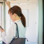 【衝撃画像】電車にヤバい女いたから隠し撮りしたわ → ご覧くださいｗｗｗｗｗｗｗｗ