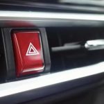 【訃報】車のハザードランプをパカパカさせてるアホ、無事に死亡！！！ｗｗｗｗｗｗｗｗｗ