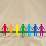 【悲報】ウクライナでボランティア活動してる男、驚きの本性が明らかに・・・