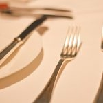 【悲報】シニア世代の日本人さん、飲食店のこれに戸惑う・・・
