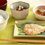 【衝撃画像】山小屋の『定食』、ガチでヤバイ・・・・・・