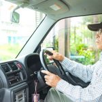 【超悲報】日本の介護業界、ガチで窮地に立たされてしまう・・・・