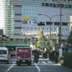 【超衝撃】バイクに乗ってた男さん、ガチでヤバイ物に衝突・・・