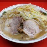 【衝撃画像】ラーメン二郎を訪れた女性 → 人生最大の屈辱を味わう!!!・・・