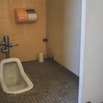 【超速報】学校のトイレで『とんでもない物』が発見されてしまう・・・・