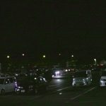 【超戦慄】大型アウトレット駐車場、ガチで『恐ろしい事実』が判明してしまう・・・・